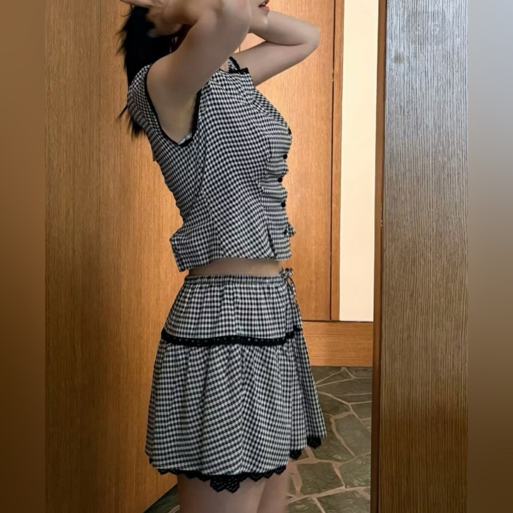 Reformation Valetta Two Piece in Remy Check. Brand new without tags, never worn - Picture 5 of 6